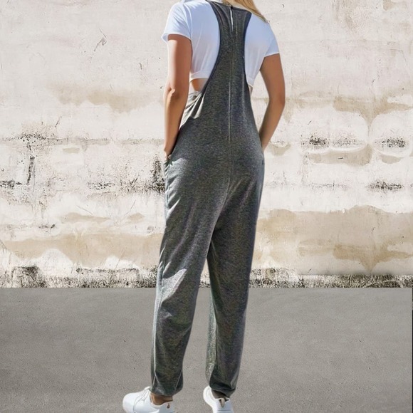Women's V-Neck Jumpsuit in Gray Size Medium NWT - Picture 2 of 2
